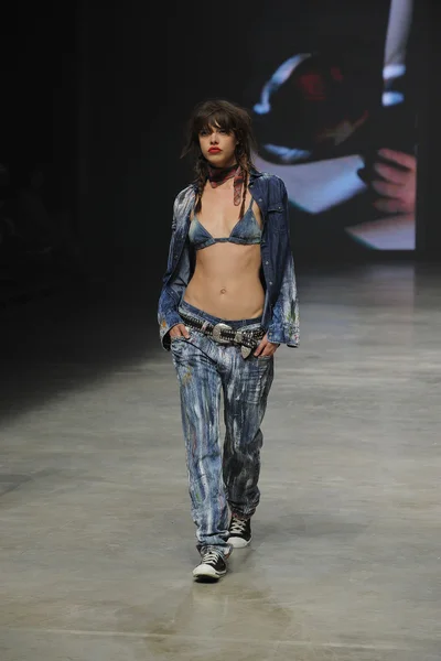 Look 49